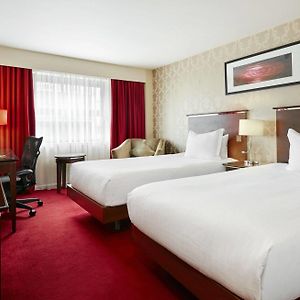 Twin Hilton Guest Room